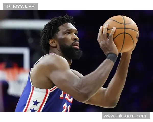 考辛斯直言恩比德本赛季表现不如联盟顶级大个子引发热议